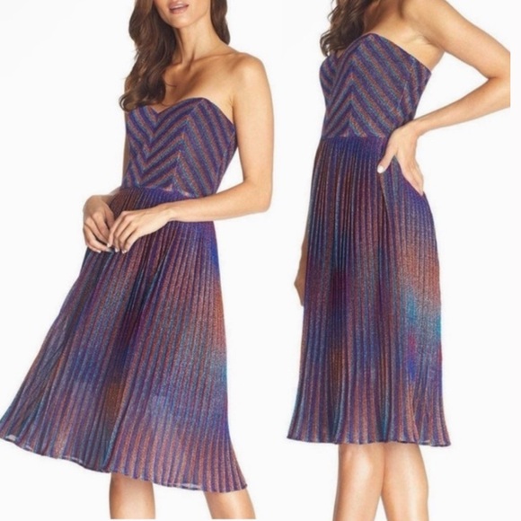 Dress the Population Dresses & Skirts - Dress the population Elegant Strapless Blue and Purple Dress